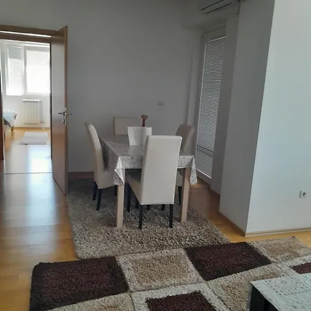 Karposh Lueks Big Апартаменты *