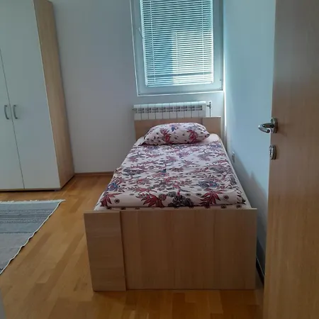 Апартаменты Karposh Lueks Big