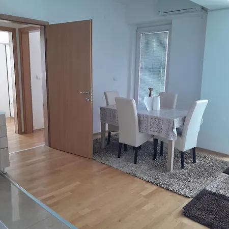 Karposh Lueks Big Апартаменты *